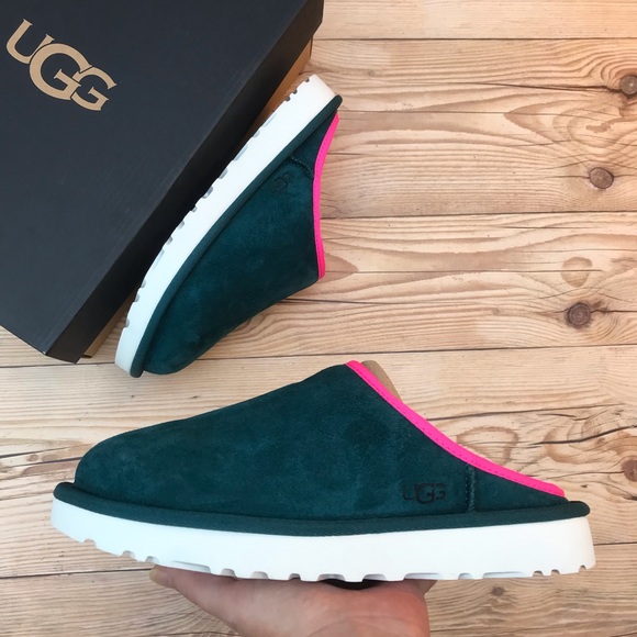 UGG Classic Slip On - Picture 3 of 16